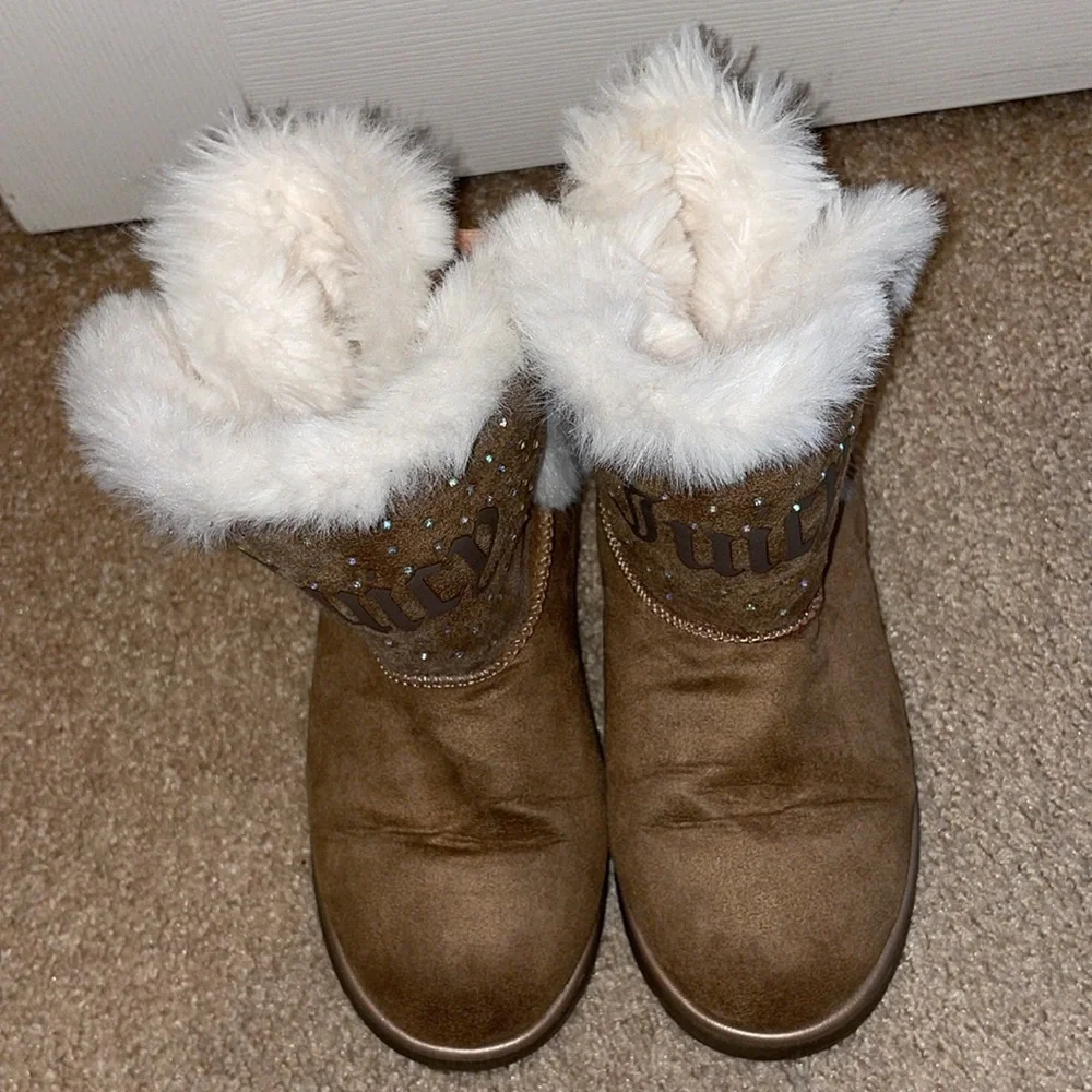 Girls Juicy Couture Toddler Boots With Bling and Faux Fur with Bow